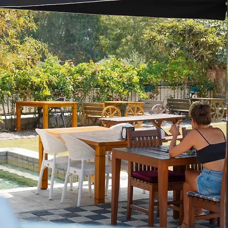 Akyaka Nehir Butik *